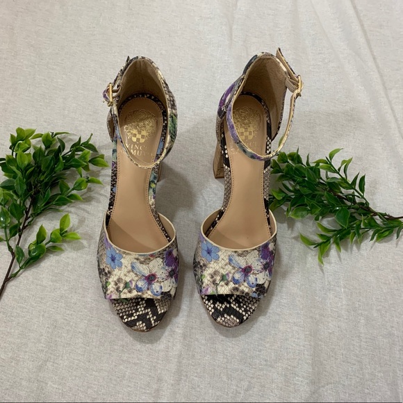 NWOT Vince Camuto platform sandals - Picture 2 of 8